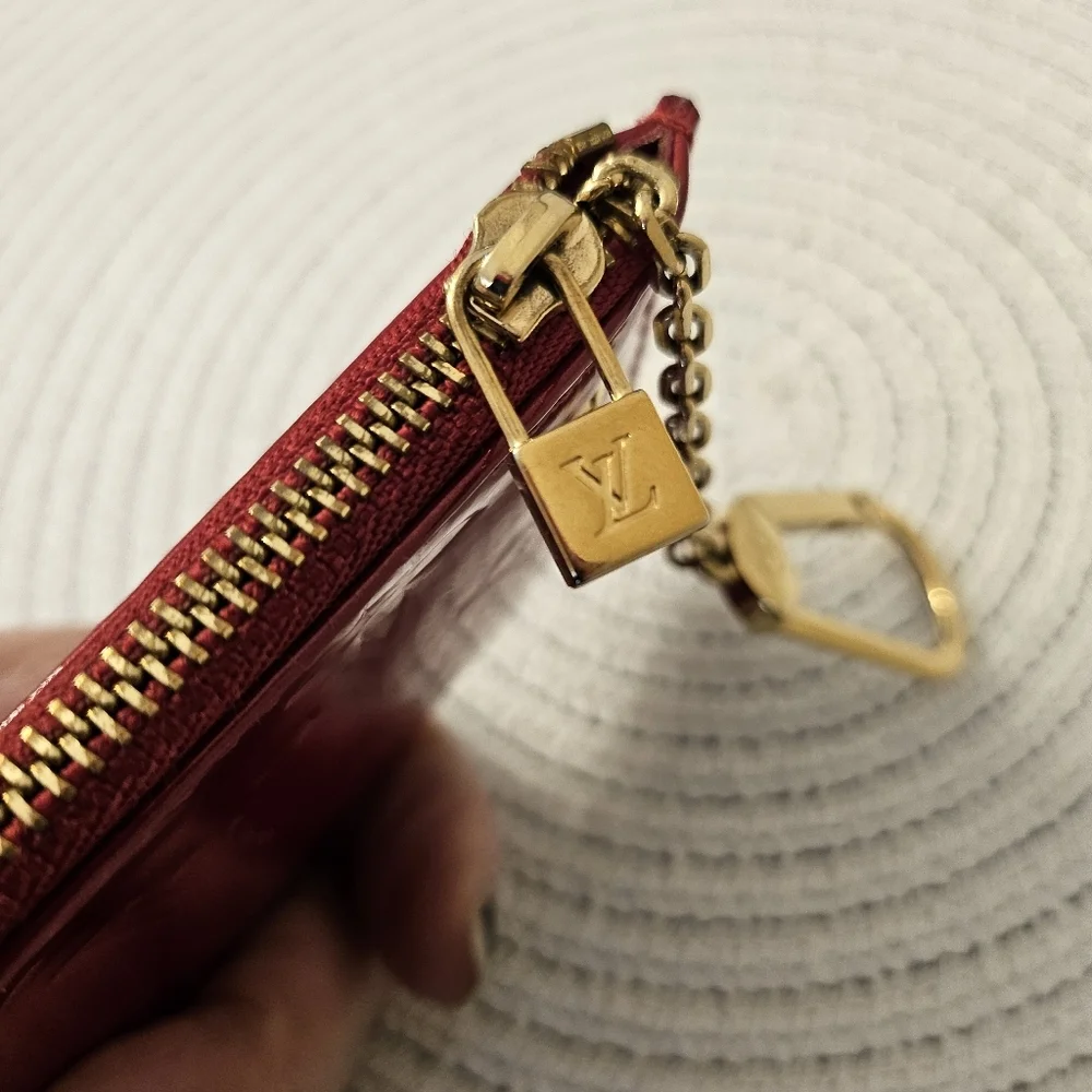 Louis Vuitton Vernis Key Pouch – Red | Gold HW - Picture 5 of 8